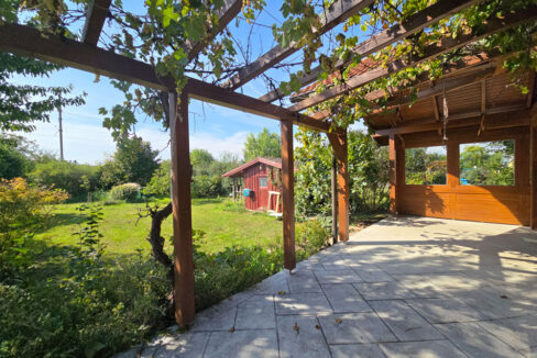 2011_untermall_garten_terr_gartenhütte