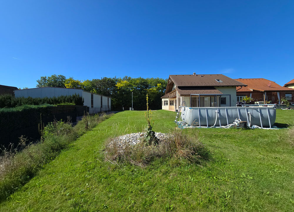 3701_grosswiesen_haus_garten